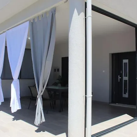 Luxury Cvita 2 Apartman Podstrana