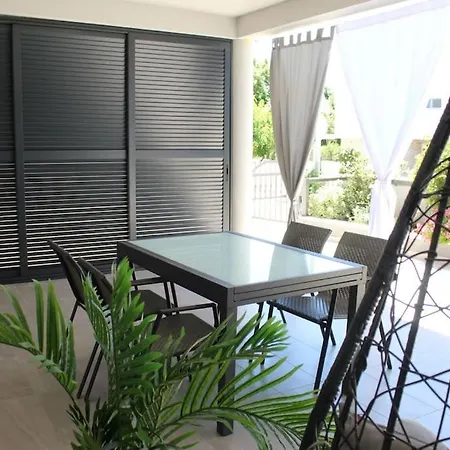 Luxury Cvita 2 * Podstrana